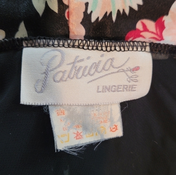 VINTAGE PATRICIA LINGERIE Short Peignoir Nightgown and Robe Set - Picture 12 of 16